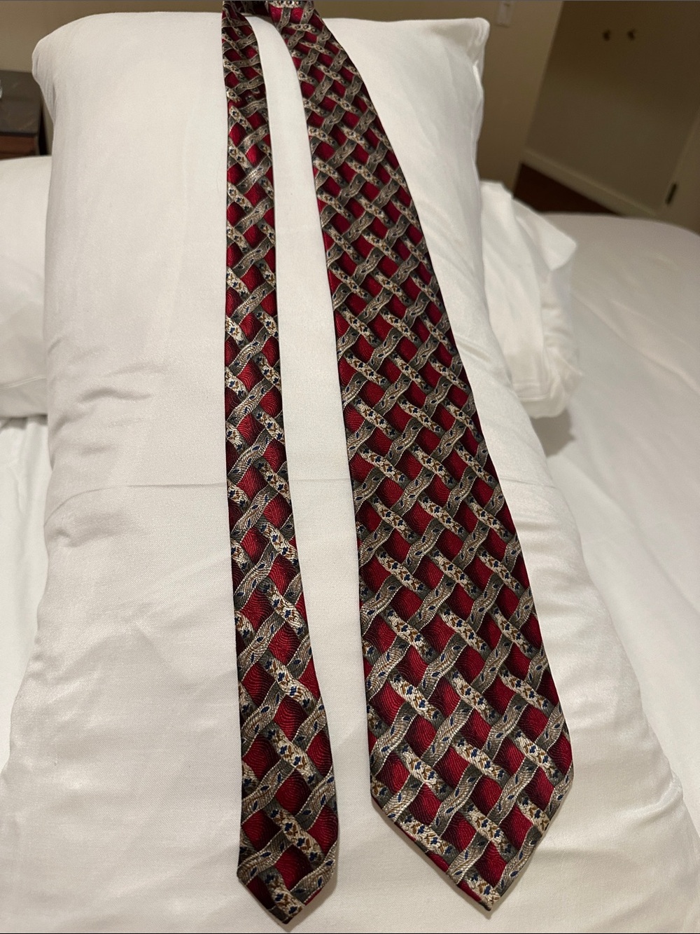 Men's Red Geometric Woven Tie
